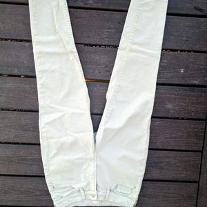 Old Navy light green straight leg jeans (size 4)